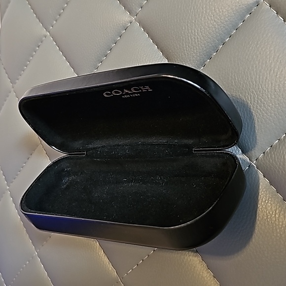 Coach glasses case - Picture 3 of 3